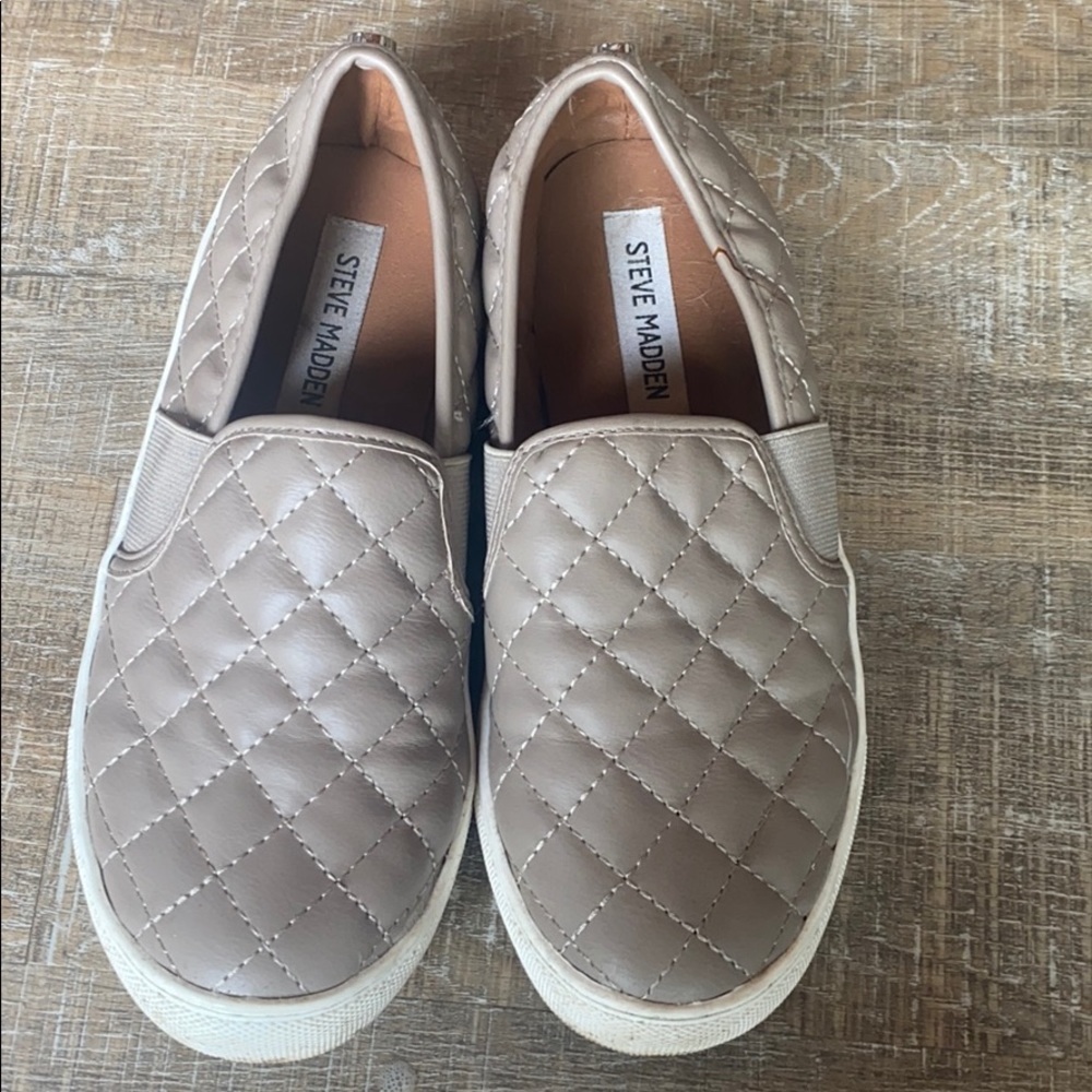 Steve Madden Cross-stitch  flat sneakers